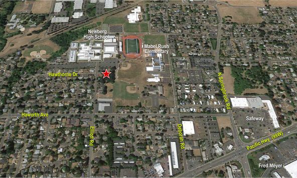 Hawthorne & Elliott: 1300 & 1302 N. Elliott Rd & 2504 & 2500-2507 Hawthorne Dr., Newberg, OR 97132